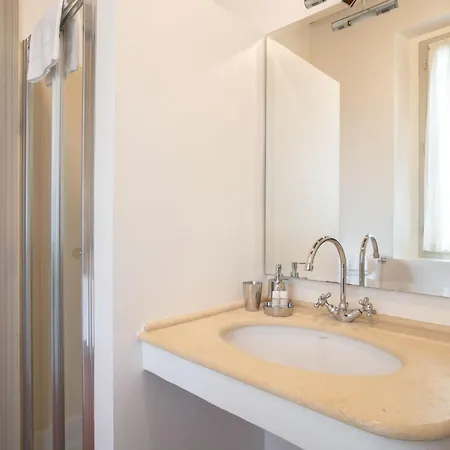 Mit Garten Und Schwimmbad In Den Huegeln Der Marken- By Interhome