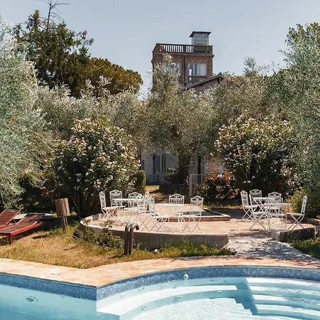 アパート Mit Garten Und Schwimmbad In Den Huegeln Der By Interhome ペザロ