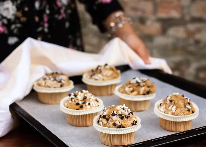Mit Garten Und Schwimmbad In Den Huegeln Der Marken- By Interhome *