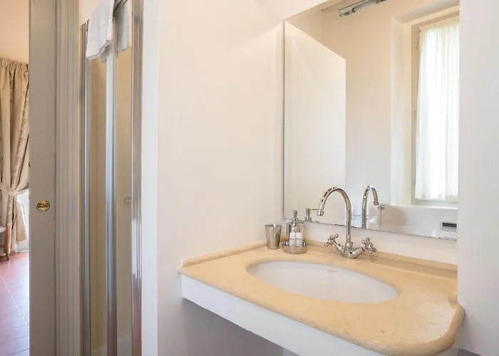 Mit Garten Und Schwimmbad In Den Huegeln Der Marken- By Interhome