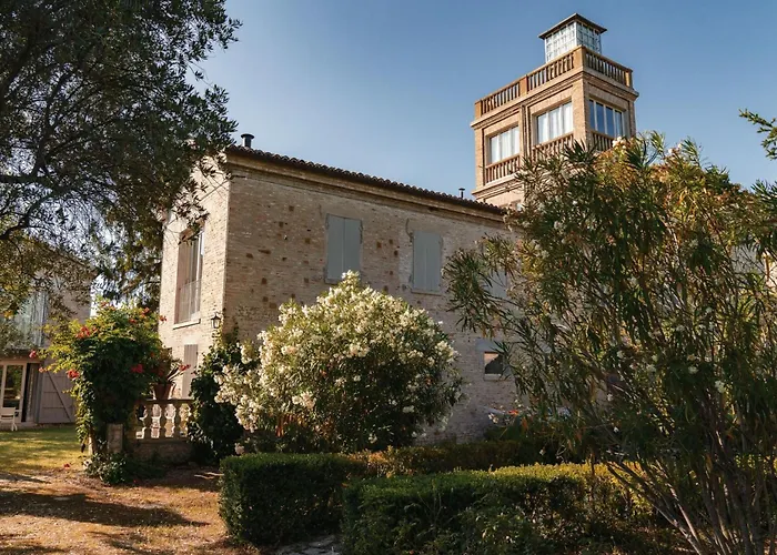 Mit Garten Und Schwimmbad In Den Huegeln Der Marken- By Interhome شقة *
