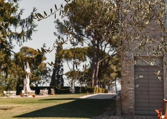 Mit Garten Und Schwimmbad In Den Huegeln Der Marken- By Interhome Pesaro