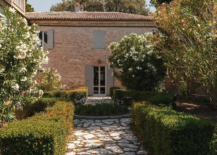 Appartamento Mit Garten Und Schwimmbad In Den Huegeln Der Marken- By Interhome *