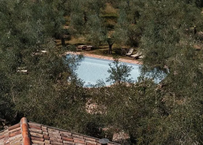 Mit Garten Und Schwimmbad In Den Huegeln Der Marken- By Interhome